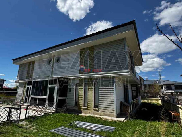 RE/MAX LACİVERT'TEN DADAŞKENT'TE SATILIK VİLLA