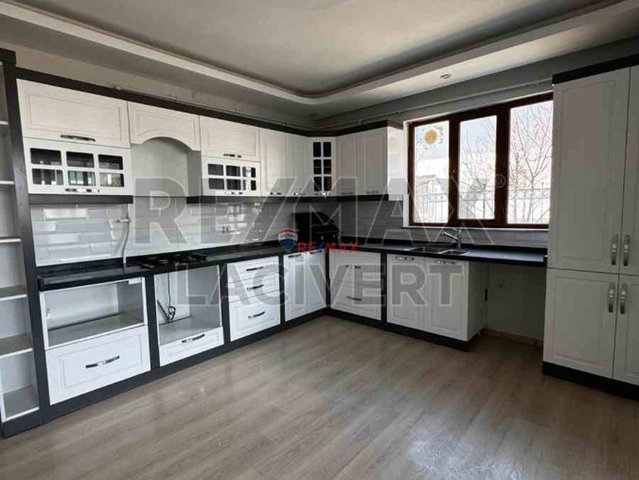 RE/MAX LACİVERT'TEN DADAŞKENT'TE SATILIK VİLLA