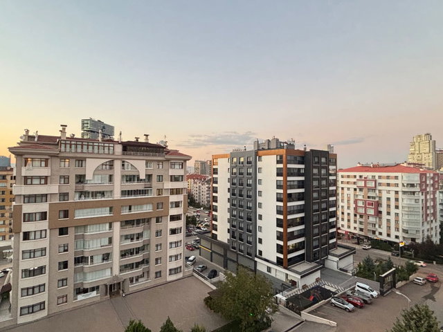 ÇUKURAMBAR MERKEZ'DE ÖNÜ TAMAMEN AÇIK LÜKS & FERAH  4+1
