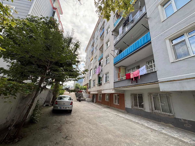 CUMHURİYET MAHALLESİ | ÖMÜREVLERİ TRAMVAY DURAĞINA YAKIN | 3+1