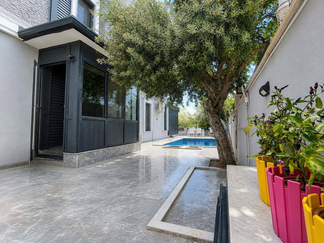 DIDIM AKBÜK'TE DENIZ MANZARALI SATILIK 5+1 TAM MÜSTAKIL VILLA