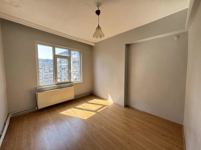 SAMSUN İLKADIM’DA 3+1 | 130 M² NET | BALKONLU | DOĞALGAZ KOMBİLİ | BOŞ KİRALIK DAİRE