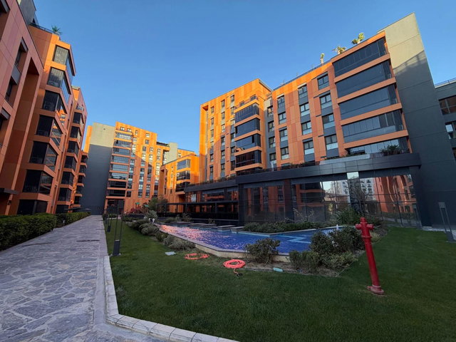 RE/MAX YAZ'DAN YAŞAMKENT SITESINDE 2+1 SATILIK DAIRE