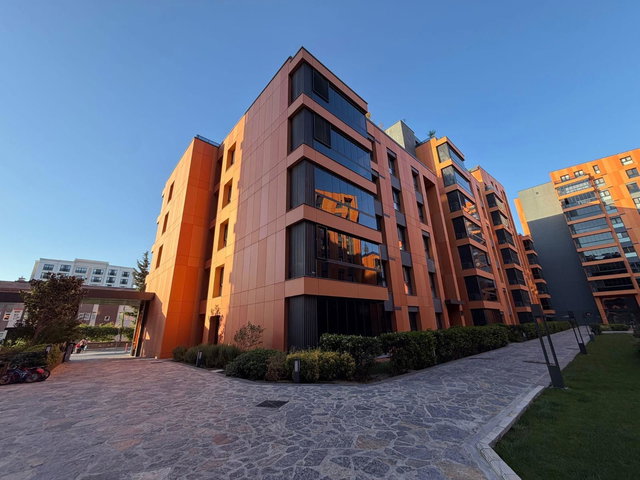 RE/MAX YAZ'DAN YAŞAMKENT SITESINDE 2+1 SATILIK DAIRE