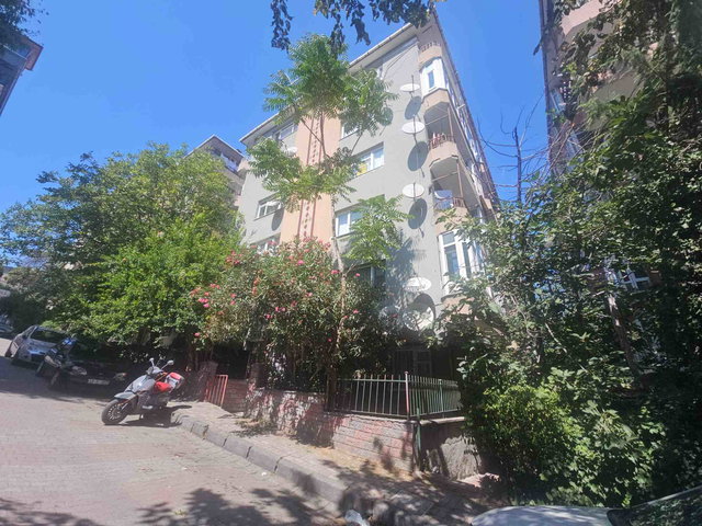 REMAX PRO2 EMRE’DEN SİTEDE YATIRIMLIK ARA KAT DAİRE