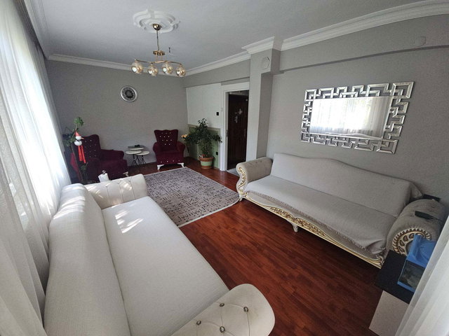 REMAX PRO2 EMRE’DEN SİTEDE YATIRIMLIK ARA KAT DAİRE