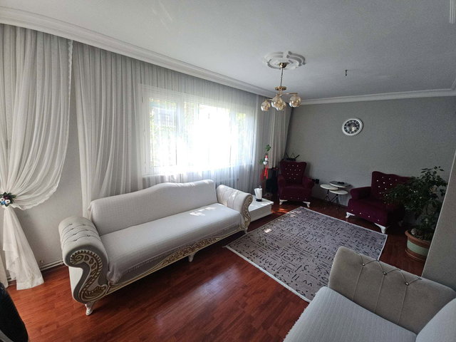 REMAX PRO2 EMRE’DEN SİTEDE YATIRIMLIK ARA KAT DAİRE