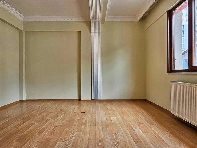 ARMAĞANEVLER'DE 130 M2 4+1 2 BALKONLU İYİ DURUMDA SATILIK DAİRE