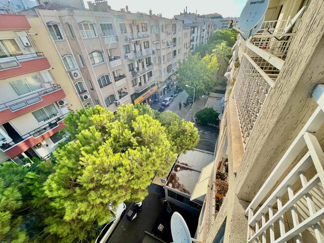 BOSTANLI’DA MERKEZI KONUMDA  ÇATI DUBLEKS 4+1 SATILIK DAIRE