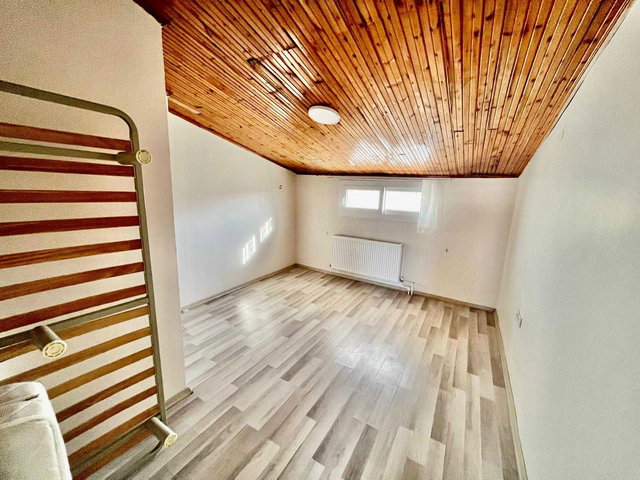 BOSTANLI’DA MERKEZI KONUMDA  ÇATI DUBLEKS 4+1 SATILIK DAIRE