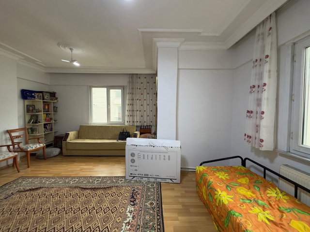 KADIKÖY’DE 3+1 | 130 M² BRÜT | BALKONLU | DOĞALGAZ KOMBİLİ | TAPULU DAİRE