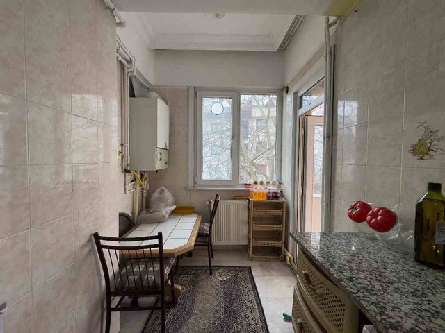KADIKÖY’DE 3+1 | 130 M² BRÜT | BALKONLU | DOĞALGAZ KOMBİLİ | TAPULU DAİRE