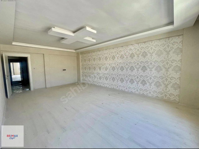 REMAX ÖZGÜR İBRAHİM GÜNEŞ'TEN ABDULHAMİTHAN'DA SATILIK 3,5+1