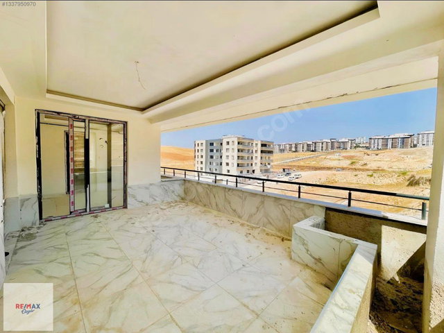 REMAX ÖZGÜR İBRAHİM GÜNEŞ'TEN ABDULHAMİTHAN'DA SATILIK 3,5+1