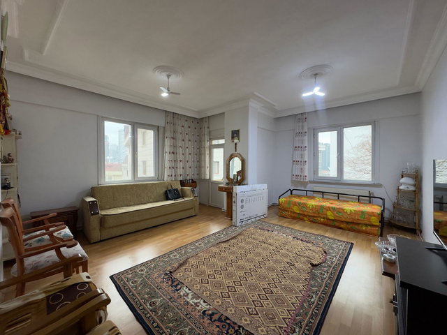 KADIKÖY’DE 3+1 | 110 M² NET | 2. KAT | BALKONLU | DOĞALGAZ KOMBİLİ