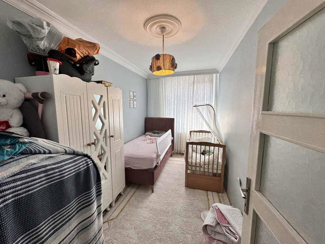 DEMİRKAPI MAHALLESİ’NDE MERKEZİ KONUMDA 2+1 85 M² NET  2. KAT
