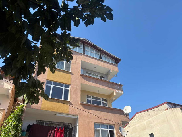 REMAX ASHILL ÜSKÜDAR YAVUZTÜRK DE KULLANIŞLI GENIŞ KIRALIK 2+1