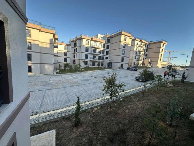SARIGAZI TOKİ EVLERII'NDE 2 + 1 ARA KAT DAIRE