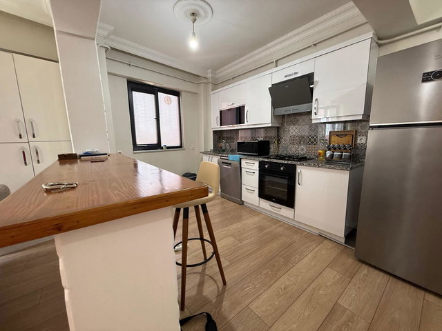 REMAX DESIGN ŞEKER MAHALLESİNDE SATILIK 1+1 DAİRE