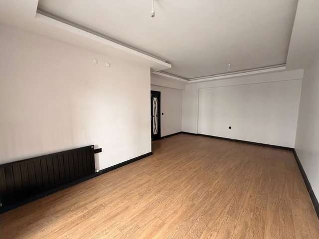 REMAX ARTIS'TEN KOMBINA İNCI BULVARDA KIRALIK LÜKS 2+1 DAIRE