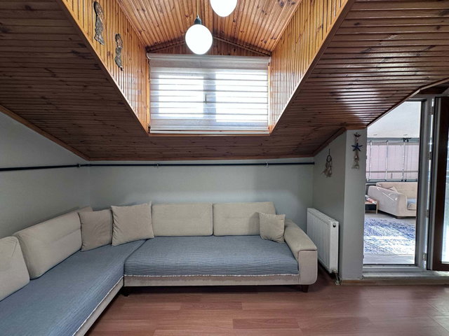 KÜÇÜKÇEKMECE İNÖNÜ MAH’DE 200 M² BRÜT 4+2, 3. KAT, ÇİFT CEPHELİ GENİŞ DUBLEKS DAİRE