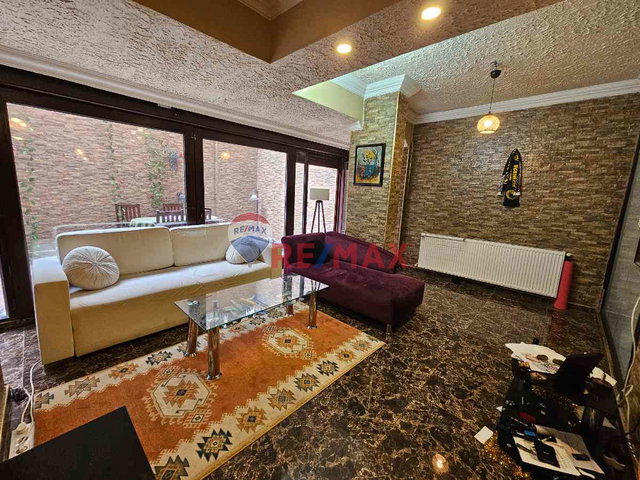REMAX ŞİRVAN'DAN MODA'DA BAHÇE KATI 2+1 EŞYALI KİRALIK DAİRE