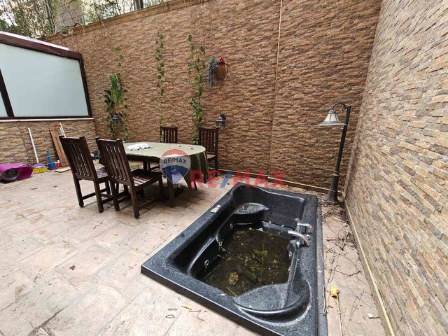 REMAX ŞİRVAN'DAN MODA'DA BAHÇE KATI 2+1 EŞYALI KİRALIK DAİRE