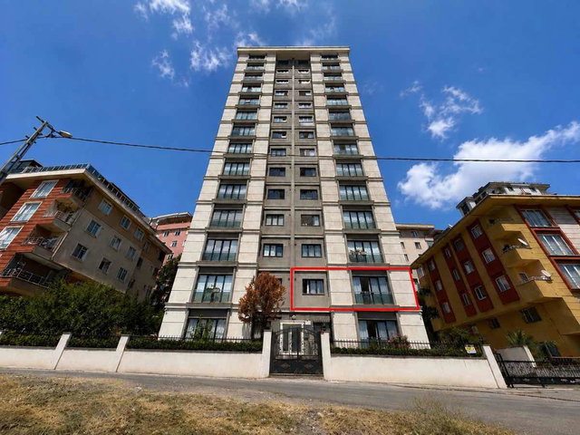 ATAŞEHIR İNÖNÜ MAHALLESI'NDE MODERN BINADA SATILIK 3+1 DAIRE