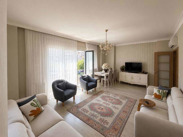 ATAŞEHIR İNÖNÜ MAHALLESI'NDE MODERN BINADA SATILIK 3+1 DAIRE
