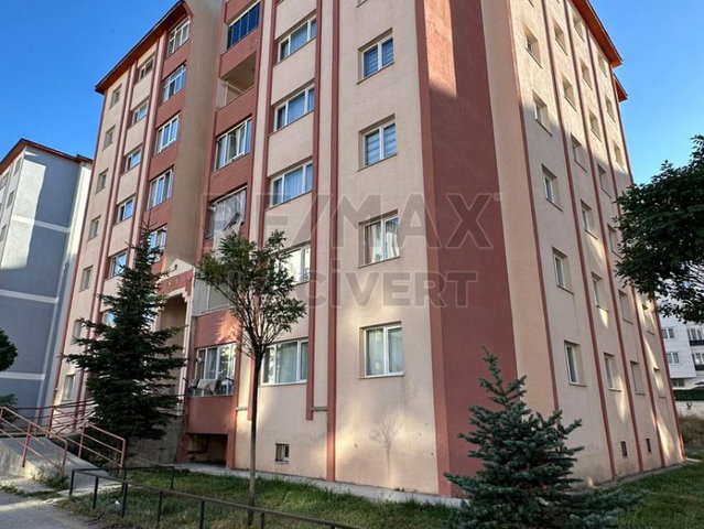 RE/MAX LACİVERT'TEN YILDIZKENT'TE 3+1 SATILIK DAİRE