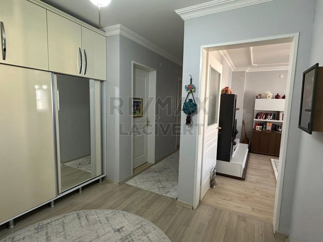 RE/MAX LACİVERT'TEN YILDIZKENT'TE 3+1 SATILIK DAİRE