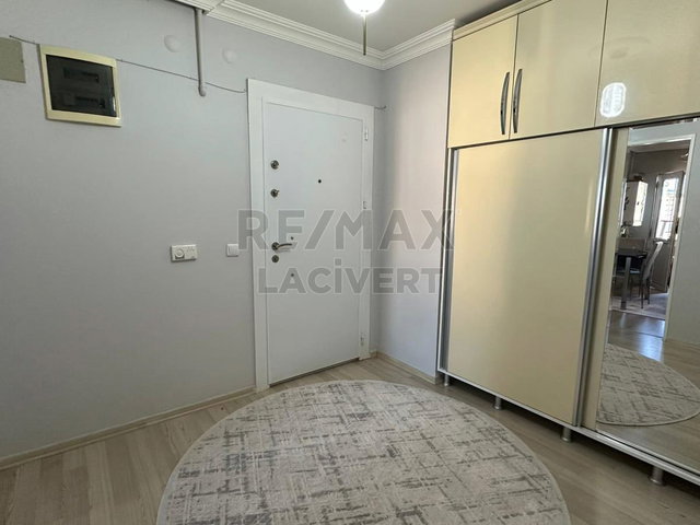 RE/MAX LACİVERT'TEN YILDIZKENT'TE 3+1 SATILIK DAİRE