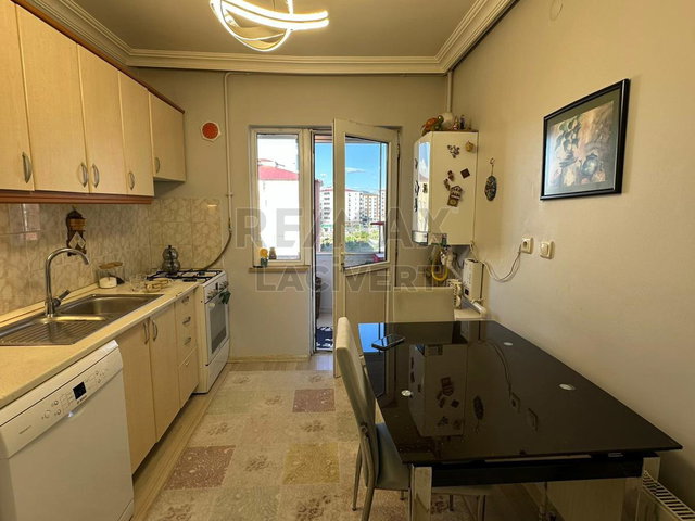 RE/MAX LACİVERT'TEN YILDIZKENT'TE 3+1 SATILIK DAİRE