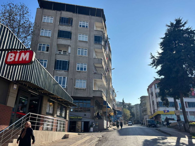REMAX SABRİ 'DEN SATILIK ARAKAT MANZARALI 2+1 DAİRE