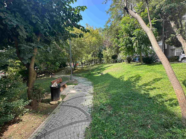 MERDIVENKÖY'DE SITE IÇERISINDE 3+1 115M² SATILIK DAİRE