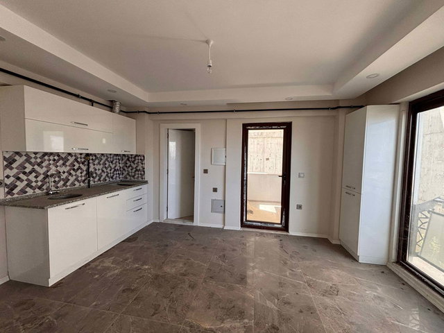 REMAX MODEL DEN ZEYTINKÖY DE 1+1 BALKONLU SATILIK APART