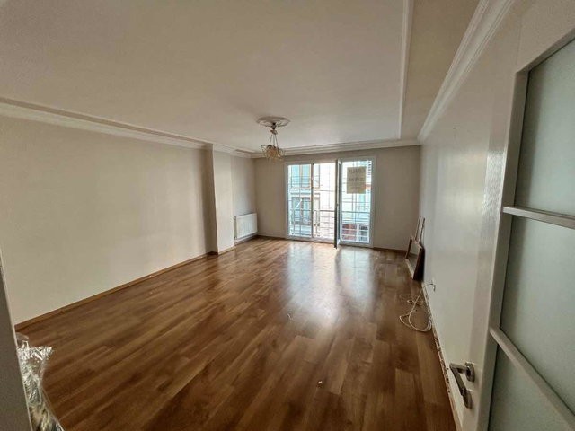 REMAX WE ZÜMRÜTEVLER CANAN SOKAK TA KİRALIK 2+1