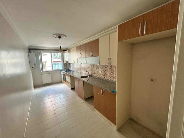 REMAX WE ZÜMRÜTEVLER CANAN SOKAK TA KİRALIK 2+1