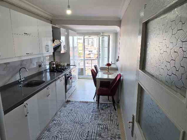 ESENYURT MEYDANDA 2+1 EŞYALI SATILIK DAİRE