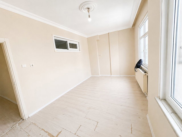 ESENLER KAZIM KARABEKİR MAHALLESİNDE 2+1 SATILIK BALKONLU DAİRE