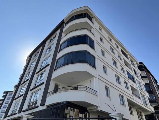 REMAX CAN BAYDIR SATILIK 3+1 DAIRE KÜÇÜKKOLPINAR 160M2 NET