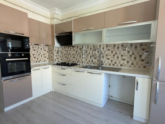 RE/MAX LACİVERT'TEN YILDIZKENT'TE 4+1 SATILIK DAİRE