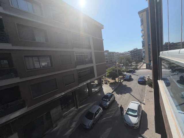 KARŞIYAKA ŞEMİKLER’DE 3+1 | 120 M² BRÜT | BALKONLU | KAT MÜLKİYETLİ TAPULU