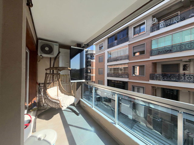 KARŞIYAKA ŞEMİKLER’DE 3+1 | 120 M² BRÜT | BALKONLU | KAT MÜLKİYETLİ TAPULU