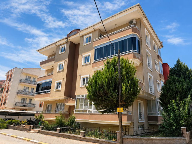 REMAX MİD 'DEN BAHÇELİEVLER - ARA KAT - 3+1 SATILIK DAİRE