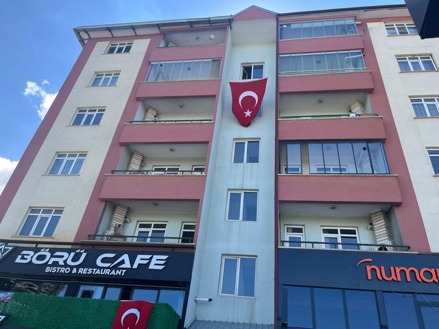 REMAX İLKE'DEN ŞEHİR HAST. YÜRÜME MESAFESİNDE 3+1 KİRALIK DAİRE