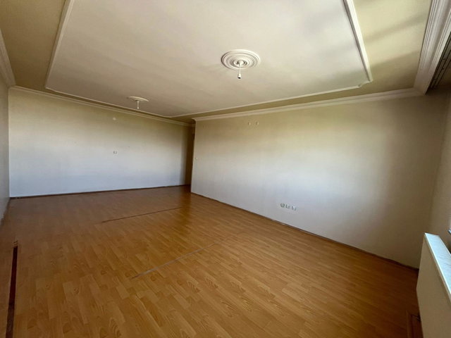 REMAX İLKE'DEN ŞEHİR HAST. YÜRÜME MESAFESİNDE 3+1 KİRALIK DAİRE