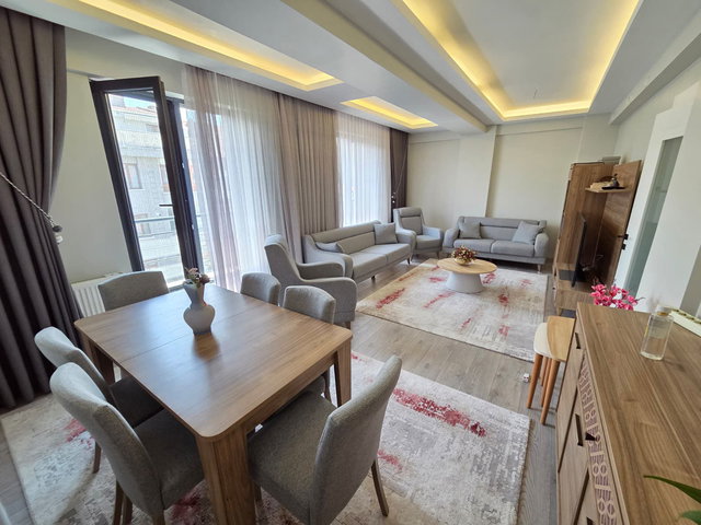YENİMAHALLE MERKEZ'DE YENİ YAPI GİYİNME ODALI 4+1 SATILIK DAİRE