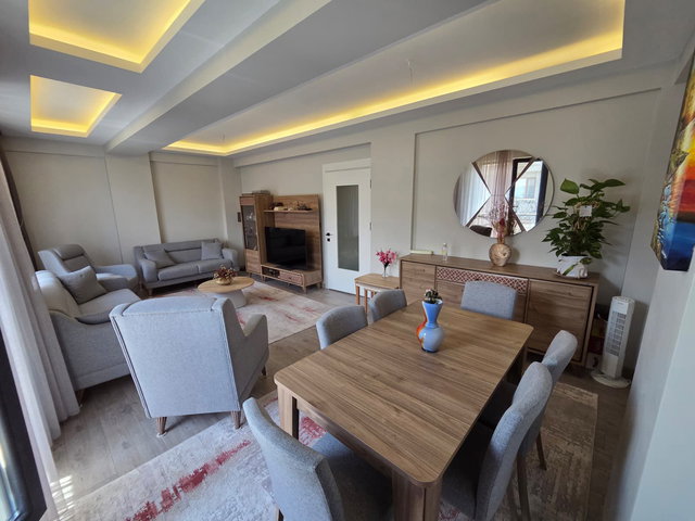 YENİMAHALLE MERKEZ'DE YENİ YAPI GİYİNME ODALI 4+1 SATILIK DAİRE