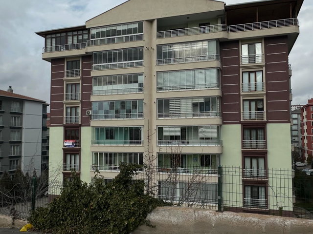 ERYAMAN MERKEZI KONUMDA KATTA KIRALIK 3+1 DAIRE
